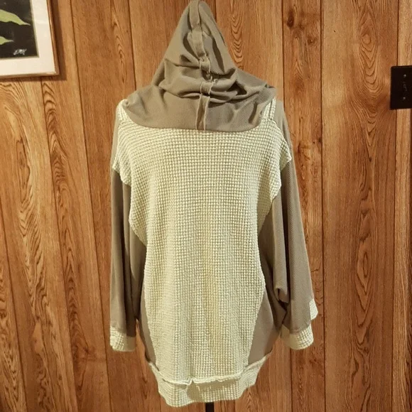 🥑POL Hooded Brown and Green Mixed-Fabric Top (L)🥑 - Picture 6 of 10